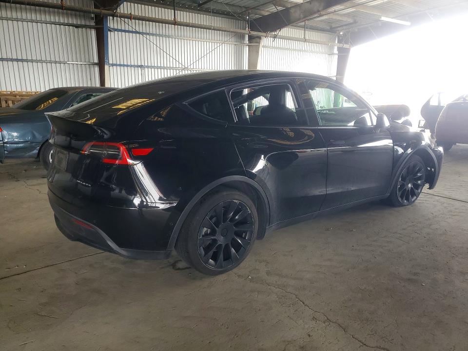 2021 Tesla Model y VIN 5YJYGAEE8MF138482 COPART salvage auction — FRONT END, CA - SALVAGE CERTIFICATE, sold $6,200 on 2026-07-13 (photo 3)