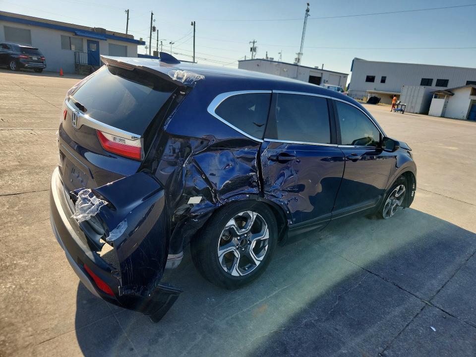 2018 Honda Cr-v VIN 7FARW1H57JE013315 COPART salvage auction — SIDE, Tx - Salvage Vehicle Title, sold $4,600 on 2026-07-20 (photo 3)