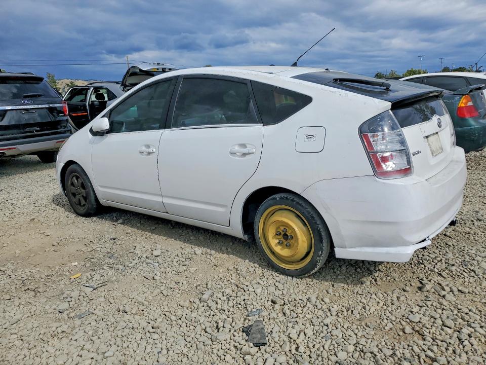 2004 Toyota Prius VIN JTDKB20U240038787 COPART salvage auction — VANDALISM, CA - SALVAGE CERTIFICATE, sold $500 on 2026-07-14 (photo 2)