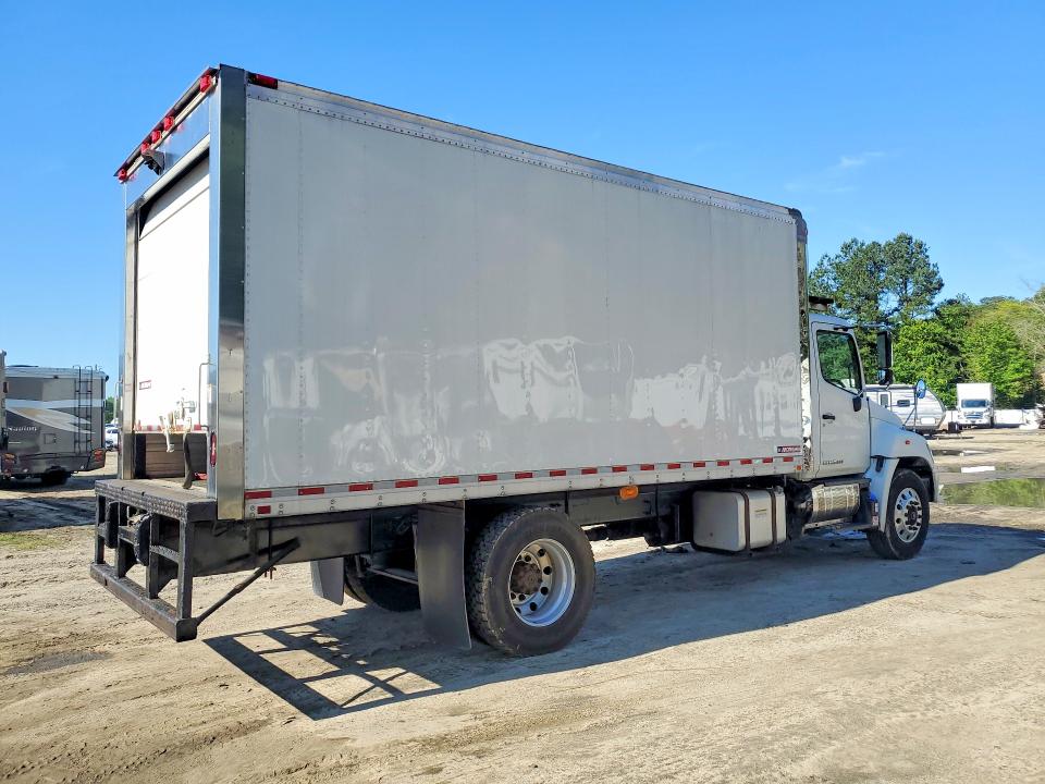 2017 Hino 258/268 VIN 5PVNJ8JM3H4S50730 COPART salvage auction — MINOR DENT/SCRATCHES, MA - CERTIFICATE OF TITLE (P), sold $13,500 on 2026-07-21 (photo 3)