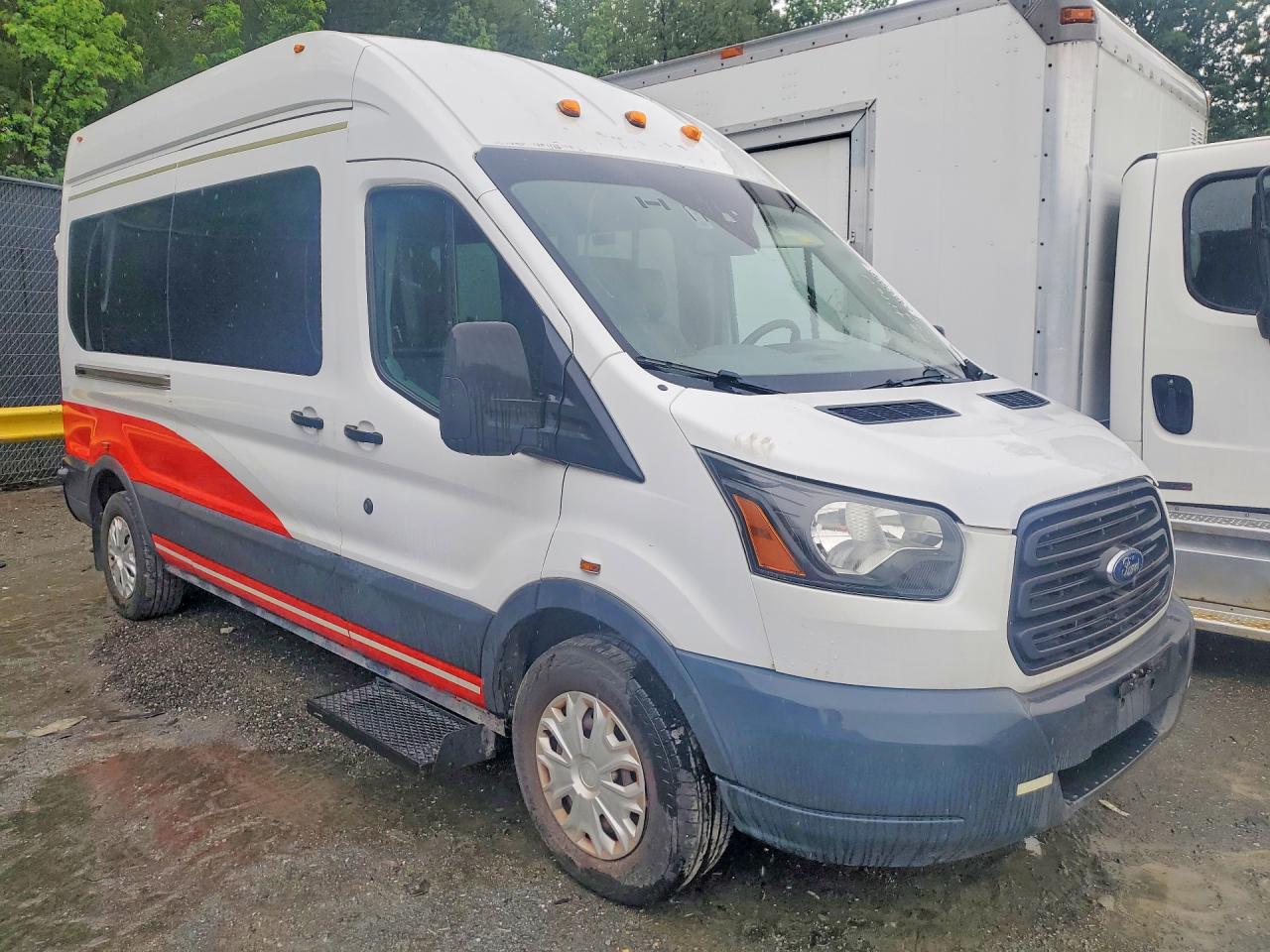 2017 Ford Transit VIN 1FTBW2XM0HKB38830 COPART salvage auction — Minor Dent/Scratches, DC - CERTIFICATE OF TITLE, sold $8,500 on 2026-09-11 (photo 4)