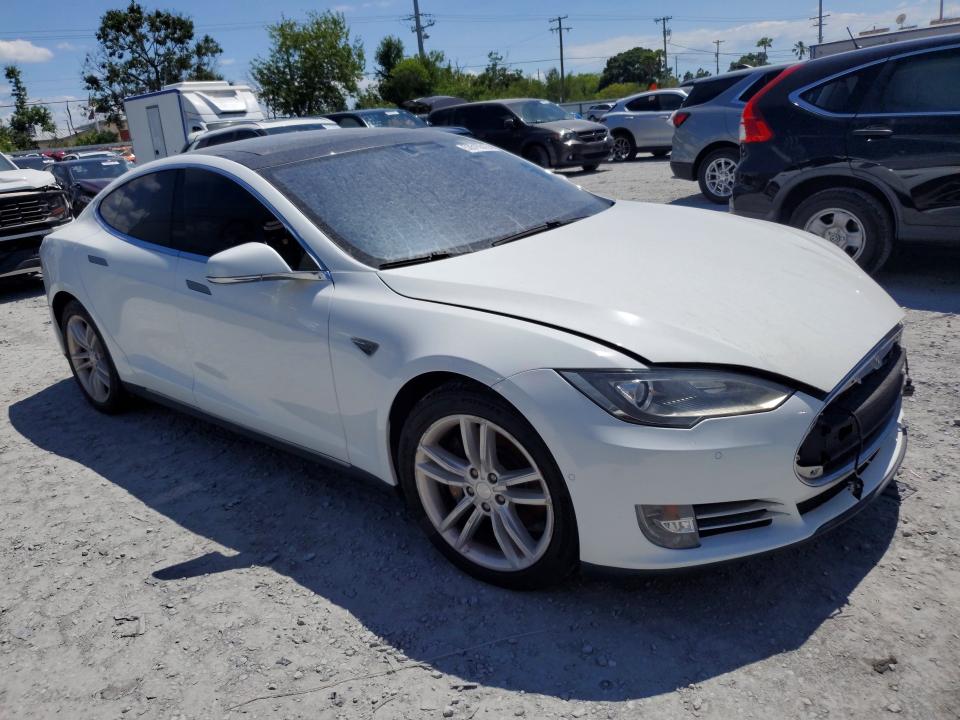 2014 Tesla Model s VIN 5YJSA1S13EFP65505 COPART salvage auction — MINOR DENT/SCRATCHES, Fl - Certificate Of Title, sold $2,700 on 2026-07-27 (photo 4)