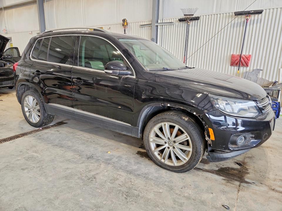 2016 Volkswagen Tiguan VIN WVGAV7AX2GW578081 COPART salvage auction — VANDALISM, Ne - Cert Of Title-Salvage, sold $625 on 2026-07-07 (photo 4)