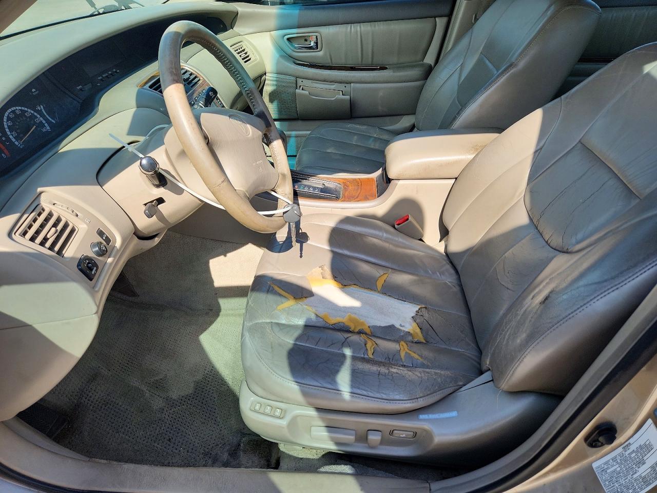 2000 Toyota Avalon VIN 4T1BF28B4YU029901 COPART salvage auction — Front End, TX - SALVAGE VEHICLE TITLE, sold $375 on 2026-07-09 (photo 7)