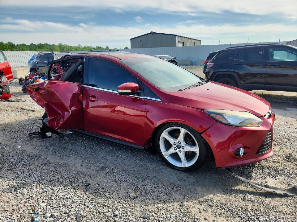 2014 Ford Focus VIN 1FADP3J20EL105812 COPART salvage auction — ALL OVER, KY - BILL OF SALE/PART ONLY/NO TITL, sold $300 on 2026-07-02 (photo 4)