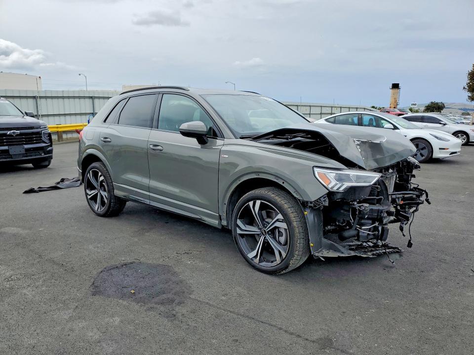 2024 Audi Q3 VIN WA1EECF30R1069797 COPART salvage auction — FRONT END, CA - SALVAGE CERTIFICATE, sold $7,600 on 2026-08-26 (photo 4)