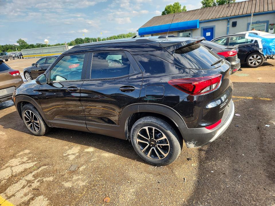 2025 Chevrolet Trailblazer VIN KL79MPSL2SB216139 COPART salvage auction — HAIL, Ks - Cert Of Title-Salvage, sold $11,000 on 2026-07-29 (photo 2)