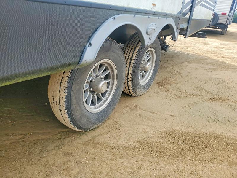 2019 Keys Trailer VIN 4YDT33129K5351269 COPART salvage auction — WATER/FLOOD, TX - SALVAGE TITLE-FLOOD DAMAGE, sold $3,100 on 2026-07-23 (photo 8)