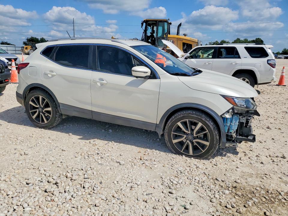 2017 Nissan Rogue VIN JN1BJ1CP5HW029493 COPART salvage auction — FRONT END, Id - Salvage Certificate Of Title, sold $1,450 on 2026-07-09 (photo 4)