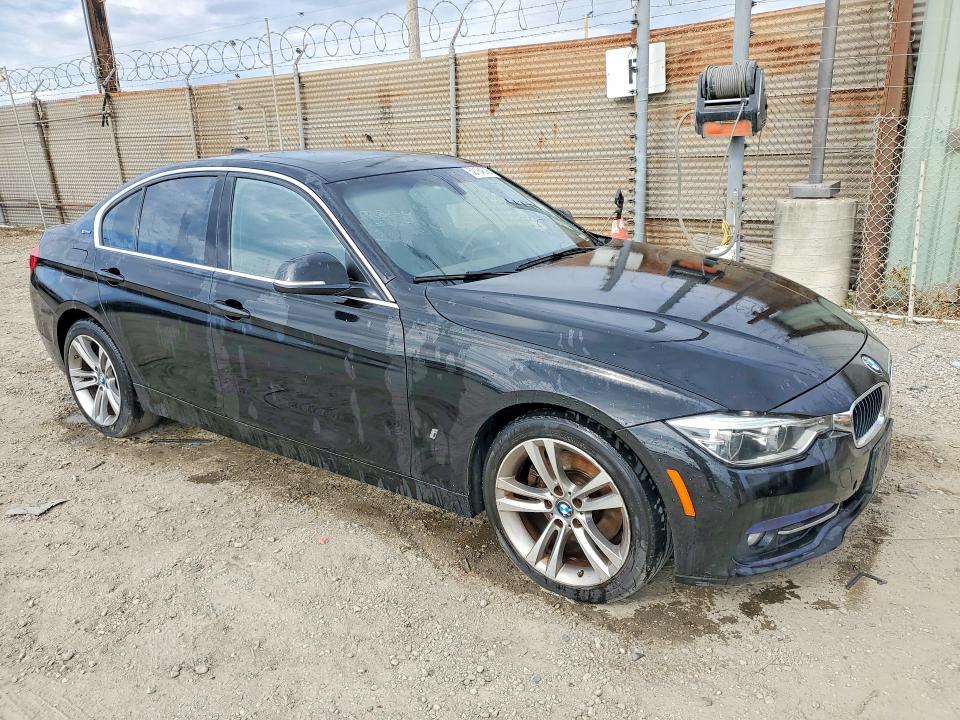 2017 BMW 3er VIN WBA8E1C59HK895244 COPART salvage auction — NORMAL WEAR, Ca - Dis/Dlr/Exp Only Clean Title, sold $2,850 on 2026-07-27 (photo 4)
