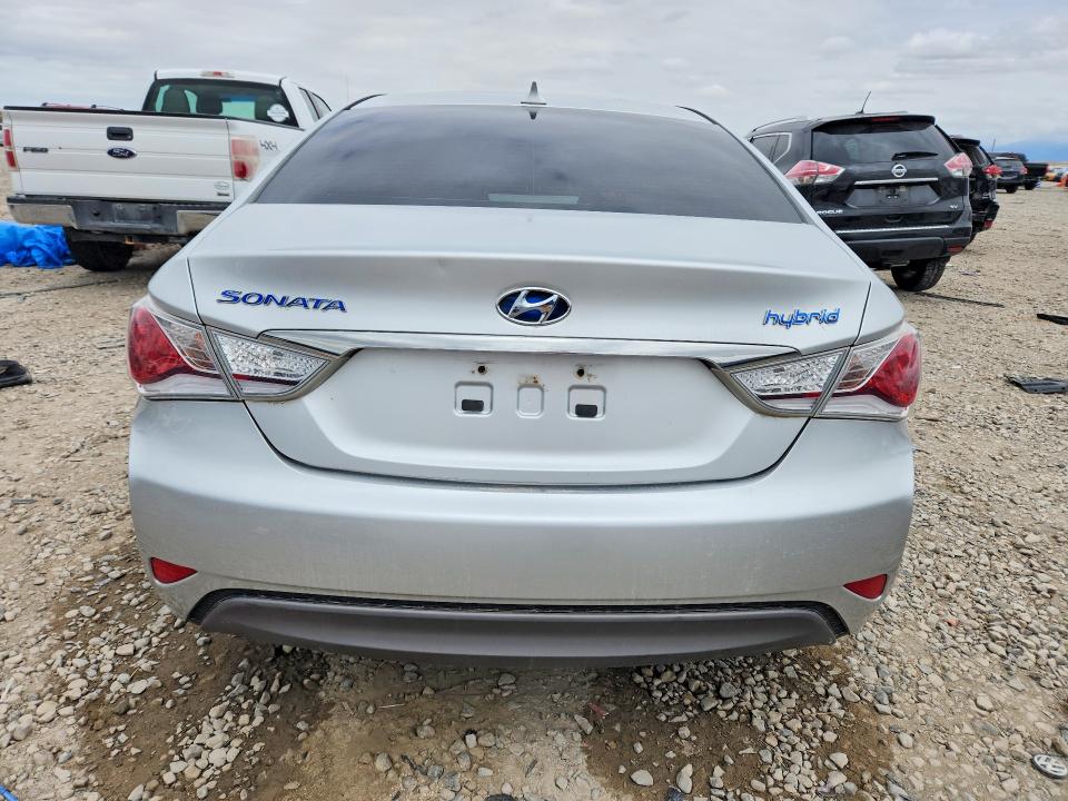 2012 Hyundai VIN KMHEC4A43CA035549 COPART salvage auction — MINOR DENT/SCRATCHES, Wy - Certificate Of Title, sold $550 on 2026-07-31 (photo 6)