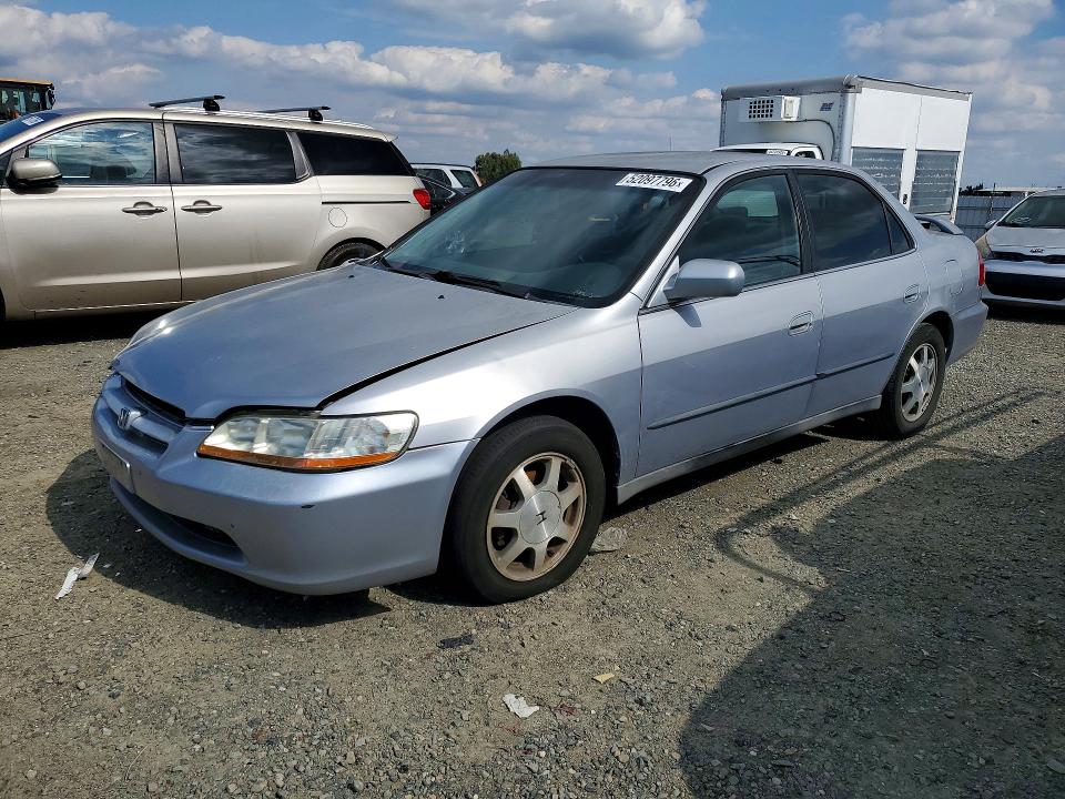 1998 Honda Accord VIN 1HGCG5648WA077204 — COPART salvage auction photo