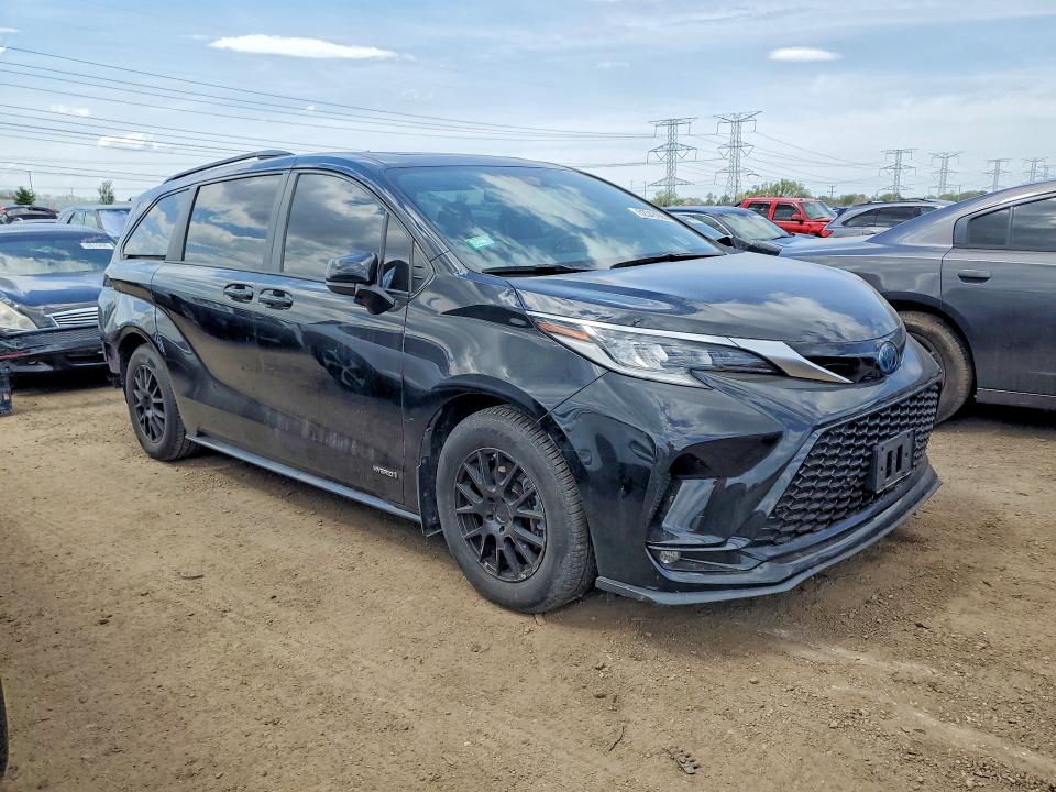 2021 Toyota Sienna VIN 5TDDRKECXMS012195 COPART salvage auction — REAR END, Il - Salvage Certificate, sold $15,500 on 2026-07-02 (photo 4)