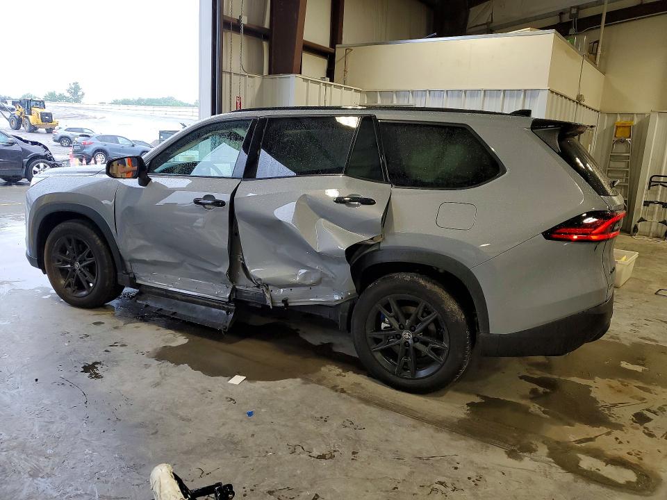 2025 Toyota Highlander VIN 5TDACAB50SS053968 COPART salvage auction — SIDE, Ky - Cert Of Title-Salvage, sold $31,000 on 2026-07-16 (photo 2)
