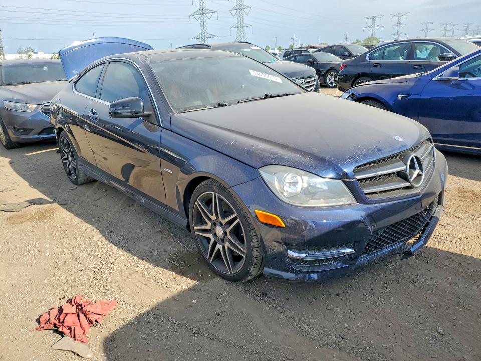 2014 Mercedes-benz C-klasse VIN WDDGJ4HB7EG162964 COPART salvage auction — REAR END, Il - Salvage Certificate, sold $550 on 2026-07-23 (photo 4)
