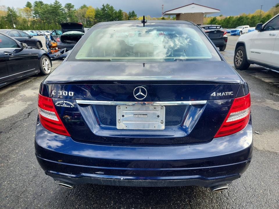 2012 Mercedes-benz C-klasse VIN WDDGF8BB8CR208790 COPART salvage auction — FRONT END, Ri - Salvage Certificate Of Title, sold $1,350 on 2026-08-04 (photo 6)