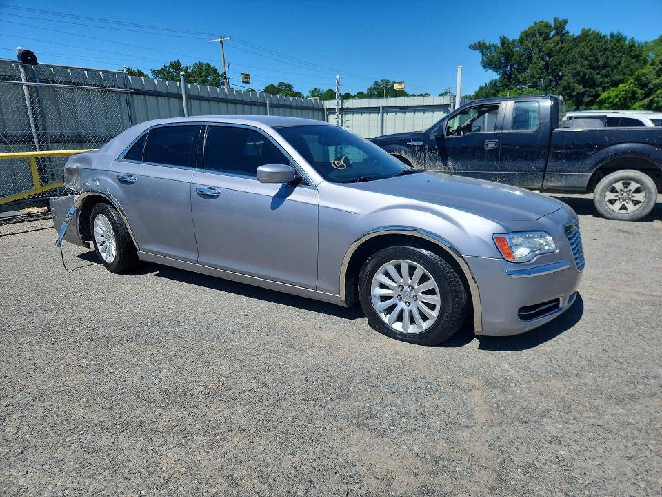 2014 Chrysler 300 VIN 2C3CCAAG9EH286671 COPART salvage auction — REAR END, La - Cert Of Title-Salvage, sold $1,350 on 2026-07-30 (photo 4)