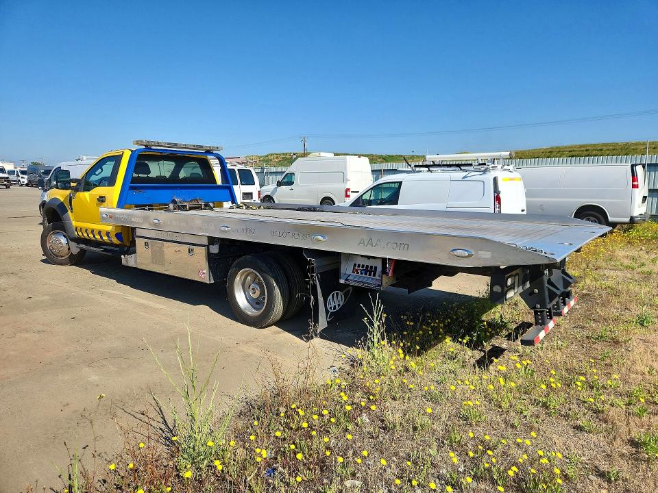2019 Ford F-550 super duty VIN 1FDUF5GY2KDA01683 COPART salvage auction — NORMAL WEAR, Ca - Dis/Dlr/Exp Only Clean Title, sold $18,000 on 2026-07-24 (photo 2)