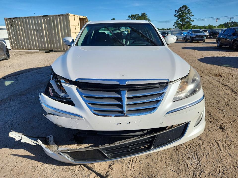 2013 Hyundai Genesis VIN KMHGC4DH5DU227904 COPART salvage auction — UNDERCARRIAGE, Fl - Certificate Of Destruction, sold $625 on 2026-07-09 (photo 5)