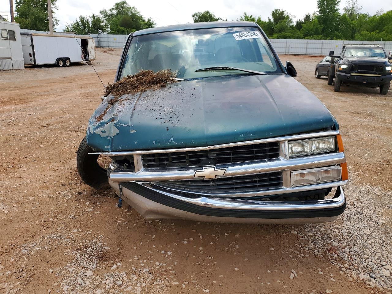 1996 Chevrolet GMT VIN 2GCEC19RXT1129764 COPART salvage auction — Front End, OK - CERT OF TITLE-SALVAGE, sold $300 on 2026-07-09 (photo 5)