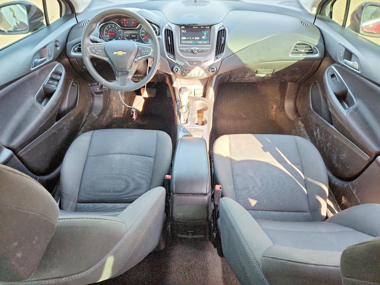 2018 Chevrolet Cruze VIN 1G1BE5SM9J7200299 COPART salvage auction — Rear End, IL - SALVAGE CERTIFICATE, sold $2,400 on 2026-06-30 (photo 8)