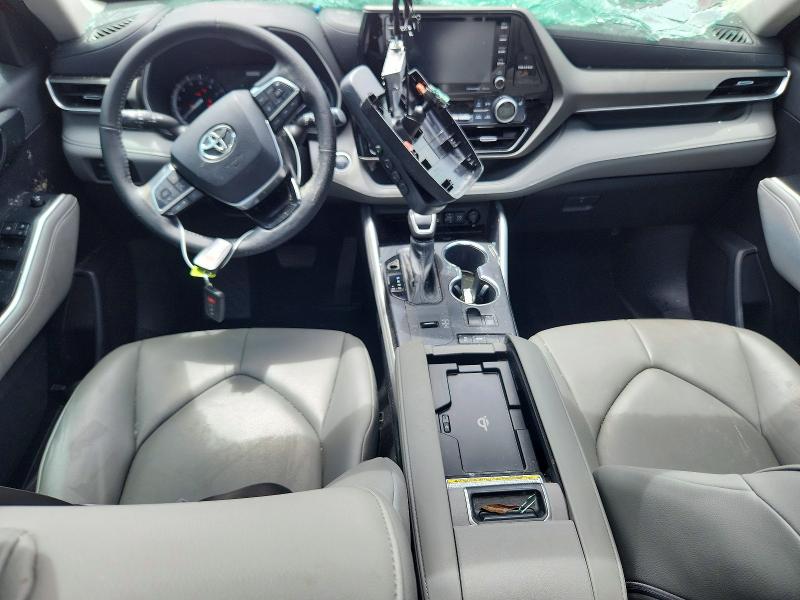 2021 Toyota Highlander VIN 5TDHZRAHXMS039439 COPART salvage auction — ROLLOVER, Fl - Certificate Of Destruction, sold $6,400 on 2026-07-06 (photo 8)