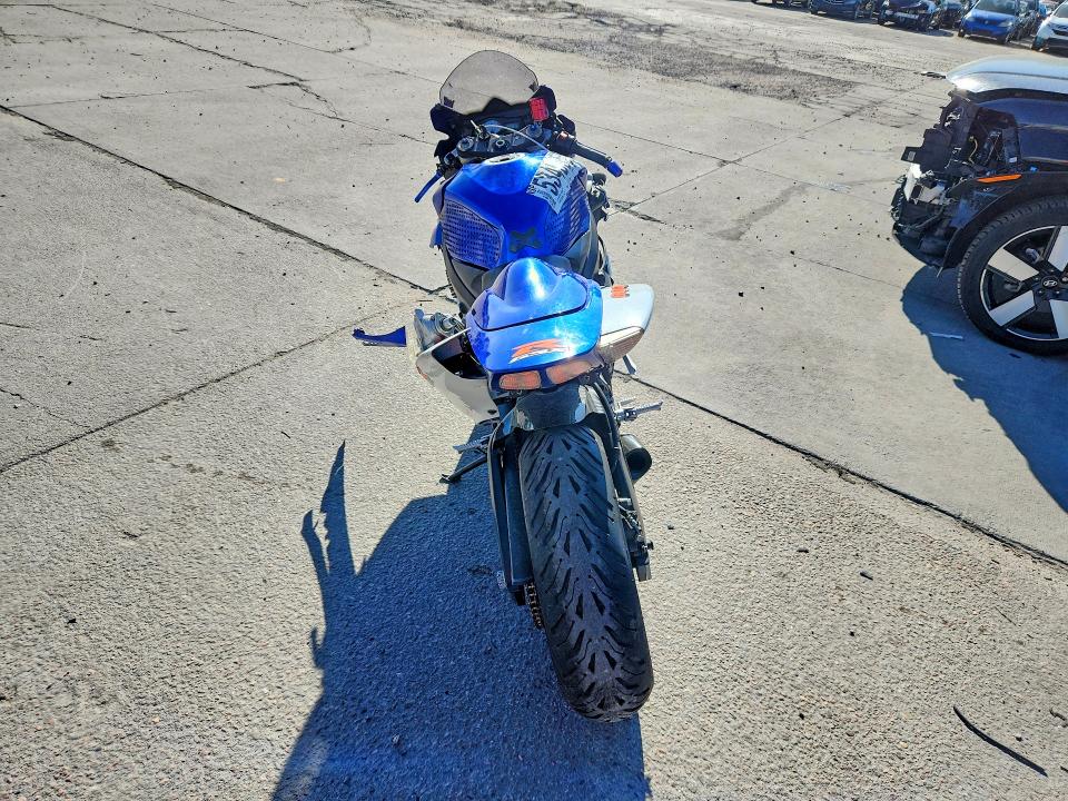 2007 Suzuki Gsx-r600 VIN JS1GN7DA572126956 COPART salvage auction — ROLLOVER, Co - Public - Salvage Title, sold $2,100 on 2026-07-15 (photo 4)