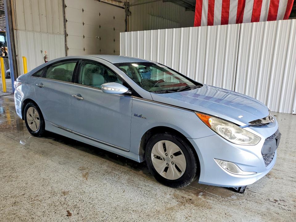 2015 Hyundai Sonata VIN KMHEC4A43FA134912 COPART salvage auction — NORMAL WEAR, Tx - Certificate Of Title (P), sold $500 on 2026-07-28 (photo 4)
