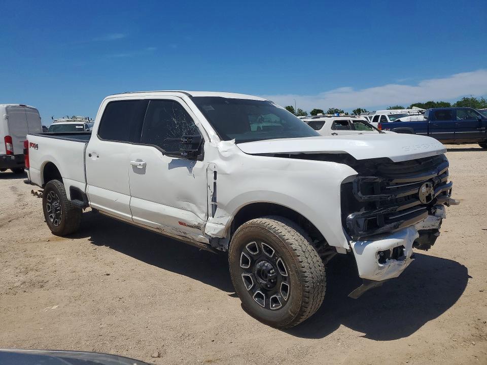 2025 Ford F-250 super duty VIN 1FT8W2BM1SEC05359 COPART salvage auction — UNDERCARRIAGE, FL - CERT OF TITLE SLVG REBUILDABLE, sold $18,500 on 2026-07-23 (photo 4)