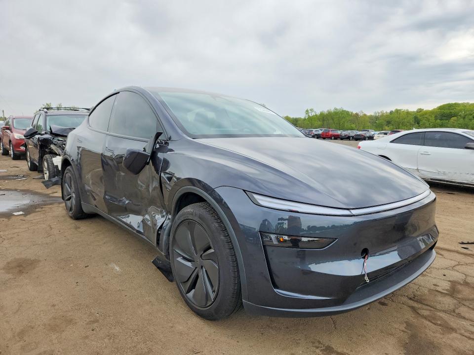 2026 Tesla Model y VIN 7SAYGDEEXTF530687 COPART salvage auction — SIDE, Ct - Cert Of Title-Salvage, sold $23,000 on 2026-07-10 (photo 4)