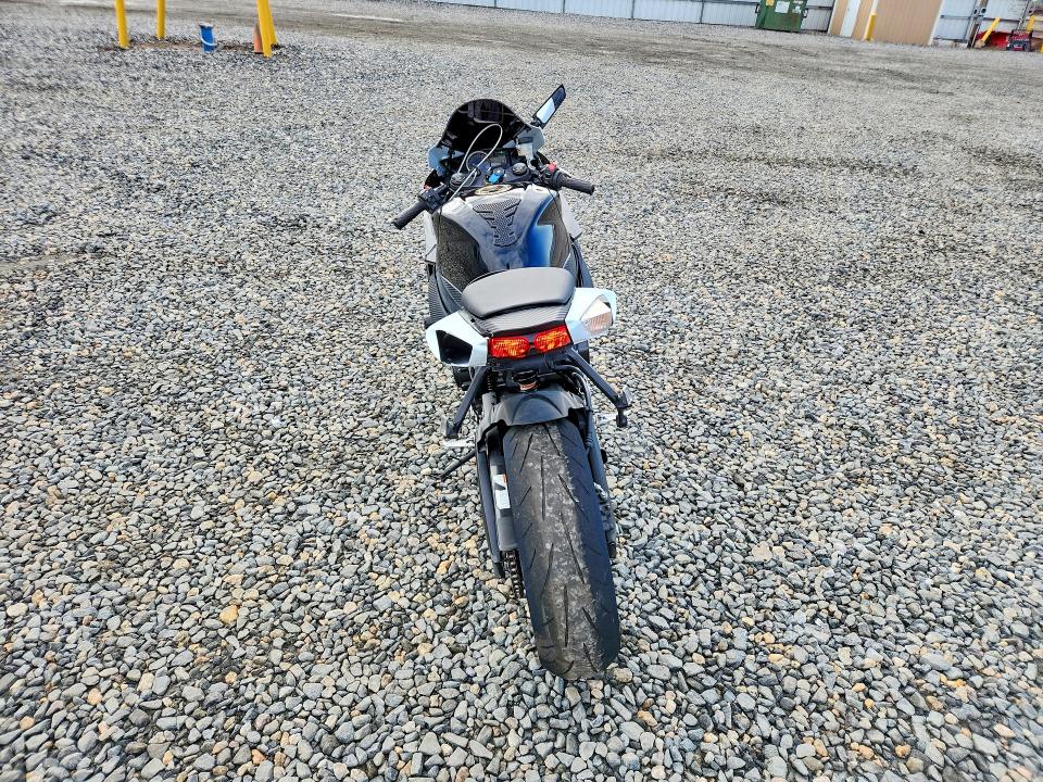 2014 Suzuki Gsx-r600 VIN JS1GN7FA0E2100954 COPART salvage auction — SIDE, CO - PUBLIC - SALVAGE TITLE, sold $2,650 on 2026-07-09 (photo 4)