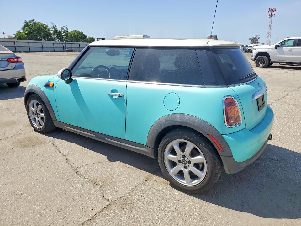 2009 Mini Cooper VIN WMWMF33519TW79262 COPART salvage auction — MINOR DENT/SCRATCHES, Ca - Dis/Dlr/Exp Clean W/Salv Hist, sold $225 on 2026-08-14 (photo 2)
