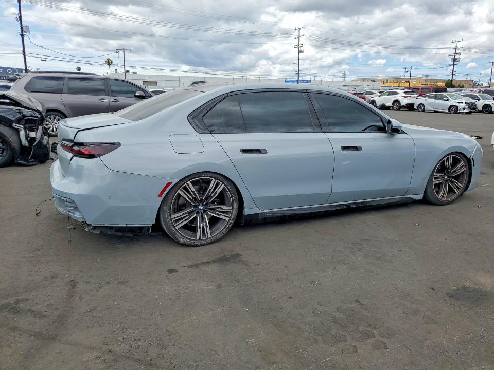 2023 BMW 7er VIN WBA23EH05PCL90200 COPART salvage auction — REAR END, Ca - Salvage Certificate, sold $32,500 on 2026-07-20 (photo 3)