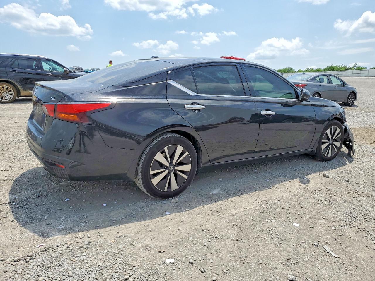 2020 Nissan Altima VIN 1N4BL4EV8LN305402 COPART salvage auction — Front End, KY - CERT OF TITLE-SALVAGE, sold $3,500 on 2026-07-09 (photo 3)