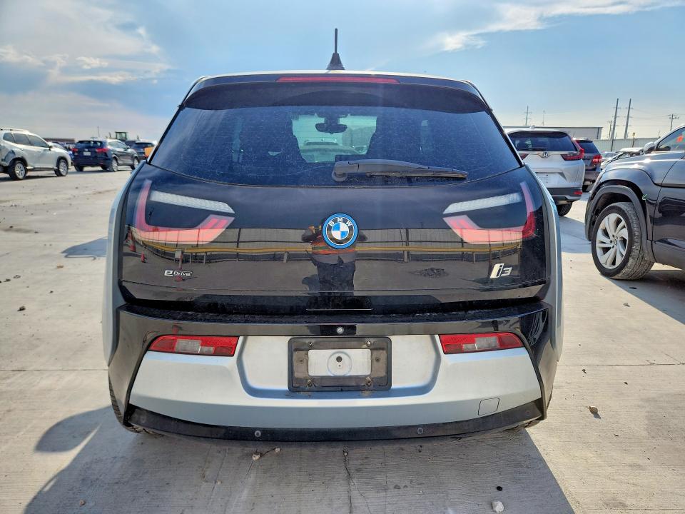 2015 BMW VIN WBY1Z4C57FV502538 COPART salvage auction — MINOR DENT/SCRATCHES, Tx - Certificate Of Title, sold $3,600 on 2026-07-31 (photo 6)