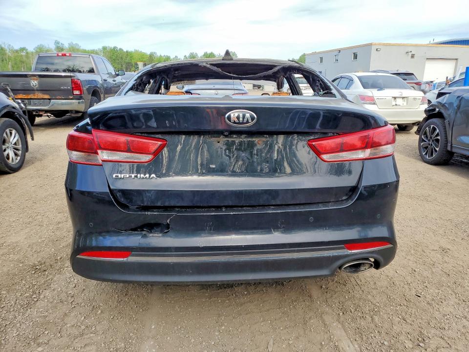 2018 Kia Optima VIN 5XXGT4L39JG211572 COPART salvage auction — BURN, On - No Title Available, sold $250 on 2026-07-07 (photo 6)