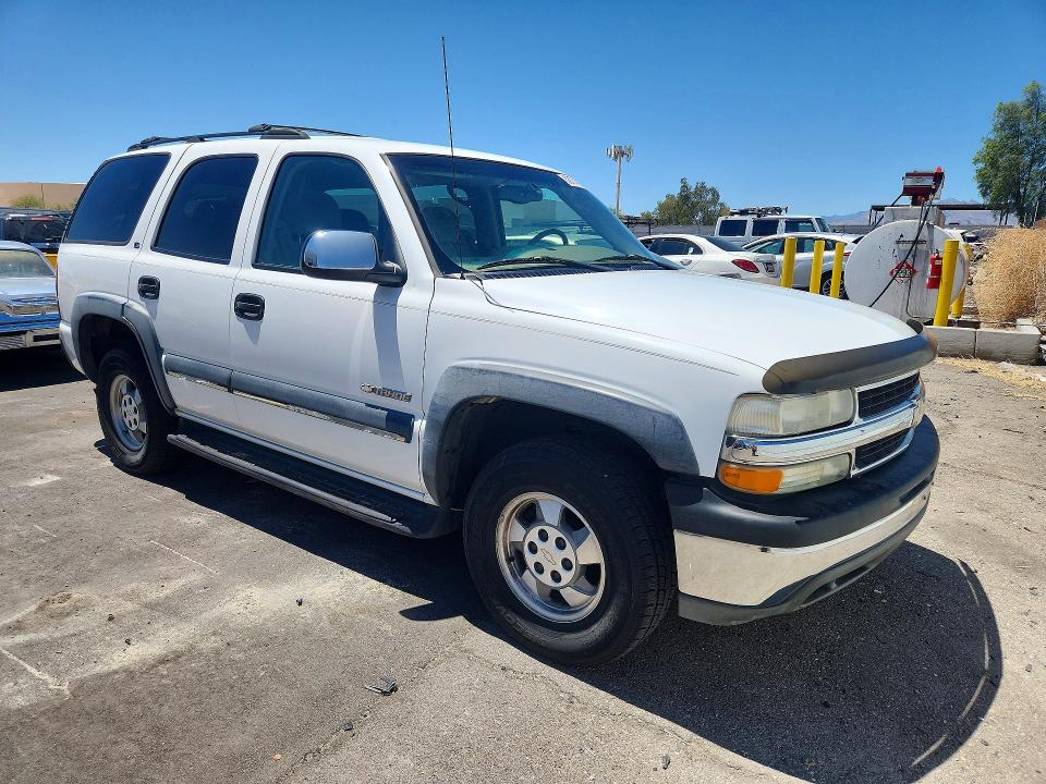 2002 Chevrolet Tahoe VIN 1GNEC13Z62R168597 COPART salvage auction — MINOR DENT/SCRATCHES, Nv - Salvage Title, sold $700 on 2026-07-08 (photo 4)
