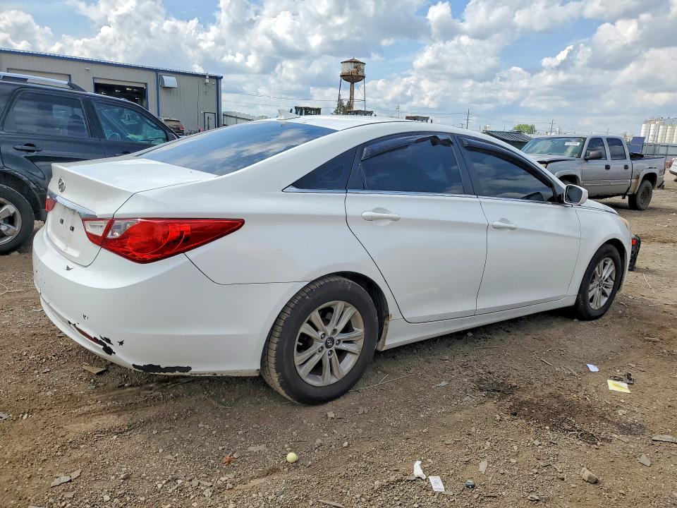 2012 Hyundai Sonata VIN 5NPEB4AC8CH388294 COPART salvage auction — VANDALISM, Il - Certificate Of Title, sold $400 on 2026-07-06 (photo 3)