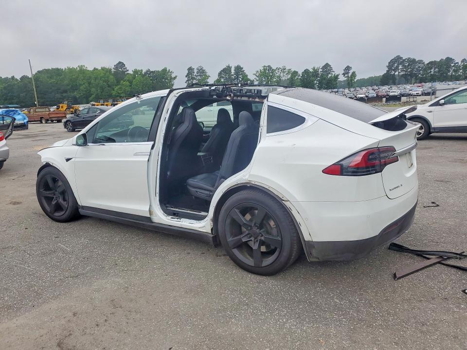 2018 Tesla Model x VIN 5YJXCAE28JF142427 COPART salvage auction — SIDE, Nc - Salvage Certificate Of Title, sold $4,000 on 2026-07-28 (photo 2)