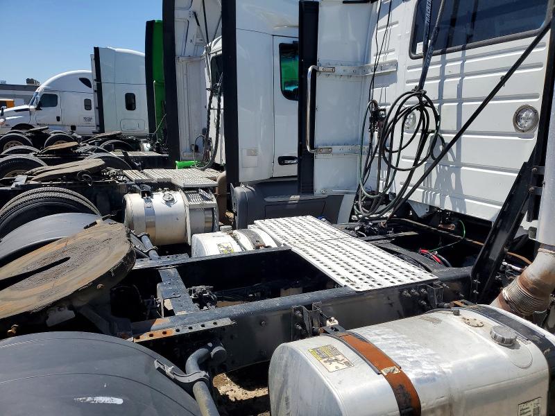 2020 Volvo Vnr VIN 4V4W39EH6LN262282 COPART salvage auction — NORMAL WEAR, NE - CERT OF TITLE-SALVAGE, sold $2,850 on 2026-07-23 (photo 6)