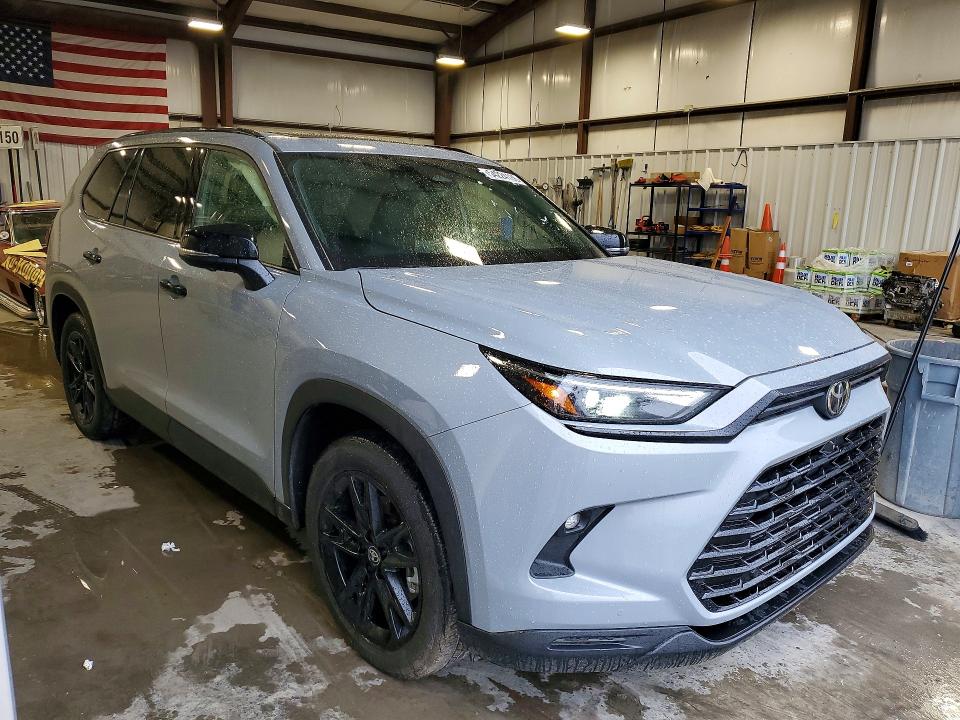 2025 Toyota Highlander VIN 5TDACAB50SS053968 COPART salvage auction — SIDE, Ky - Cert Of Title-Salvage, sold $31,000 on 2026-07-16 (photo 4)