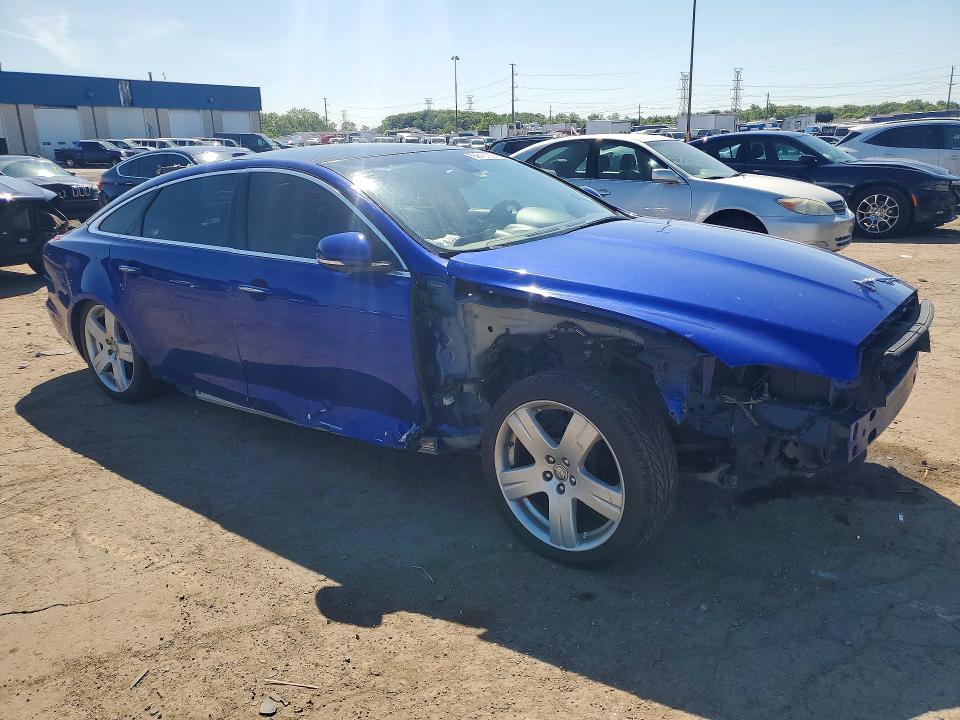 2017 Jaguar Xj series VIN SAJWJ2GD1H8W06076 COPART salvage auction — FRONT END, WV - SALVAGE CERTIFICATE, sold $1,500 on 2026-07-02 (photo 4)