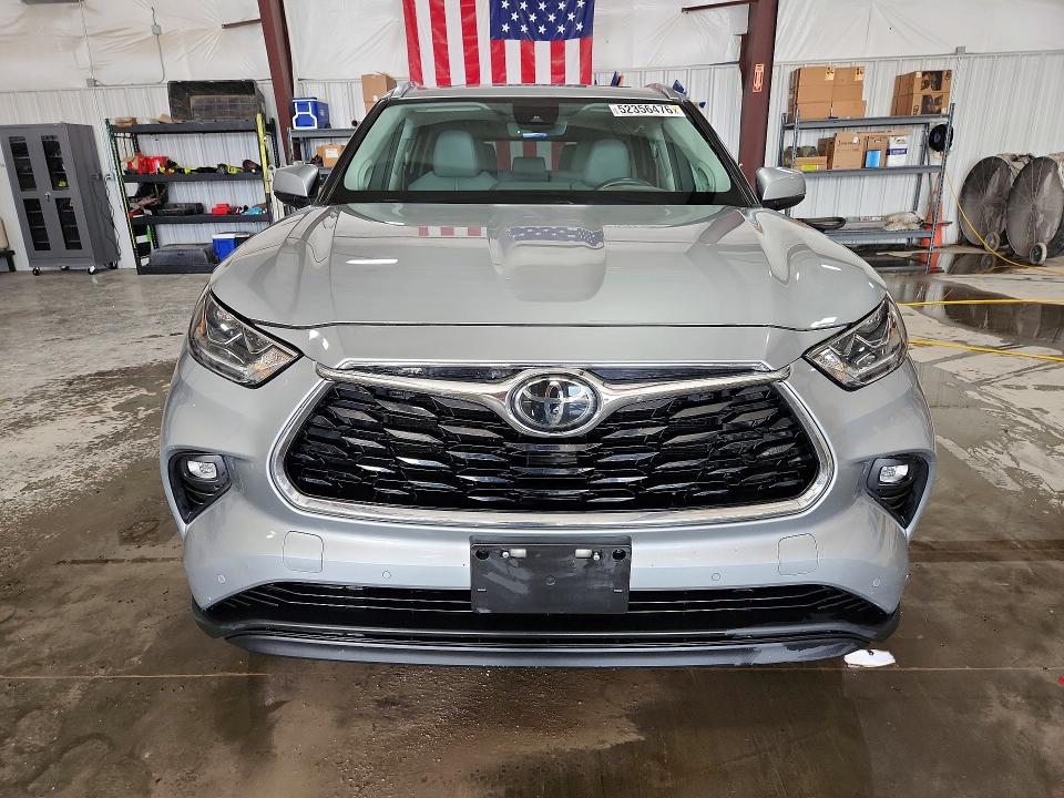 2020 Toyota VIN 5TDDZRBH2LS022095 COPART salvage auction — SIDE, Il - Salvage Certificate, sold $15,700 on 2026-07-15 (photo 5)