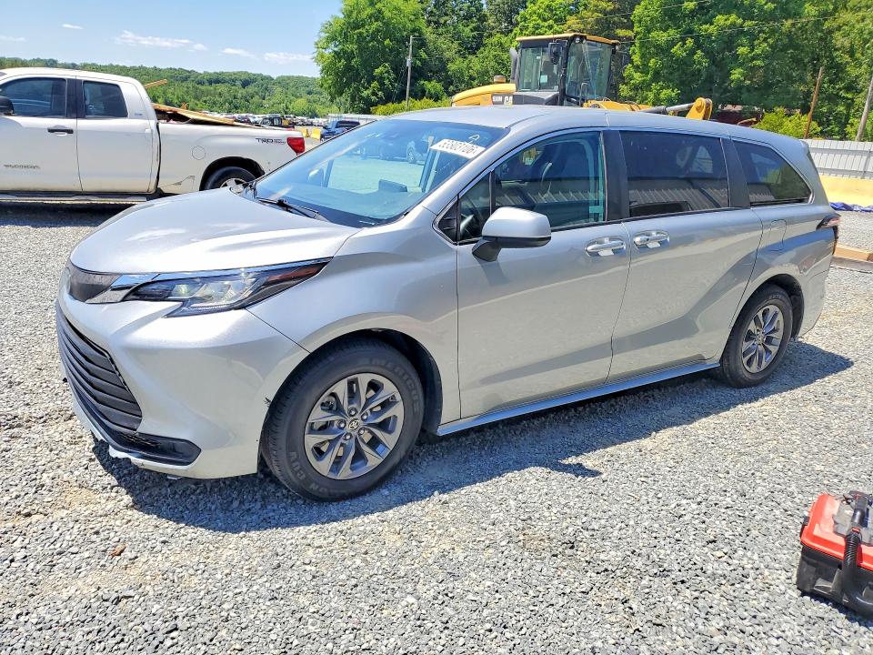 2022 Toyota Sienna VIN 5TDKRKEC9NS115746 COPART salvage auction — DAMAGE HISTORY, OH - DEALER ONLY CLEAN TITLE, sold $13,200 on 2026-07-09 (photo 1)