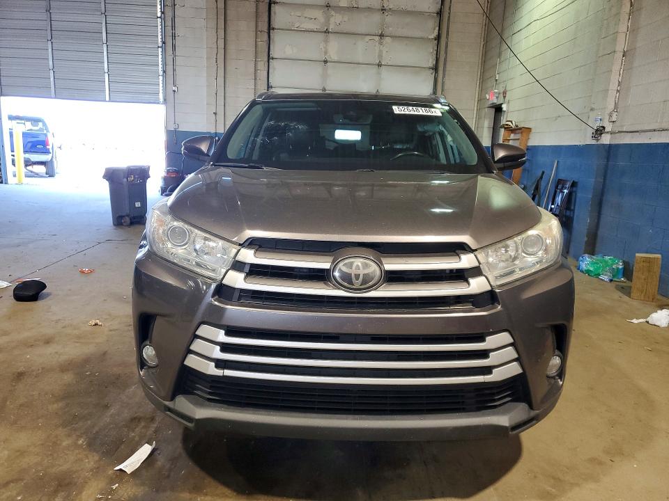 2018 Toyota Highlander VIN 5TDJZRFH9JS545317 COPART salvage auction — VANDALISM, Sc - Cert Of Title-Salvage, sold $8,500 on 2026-07-17 (photo 5)