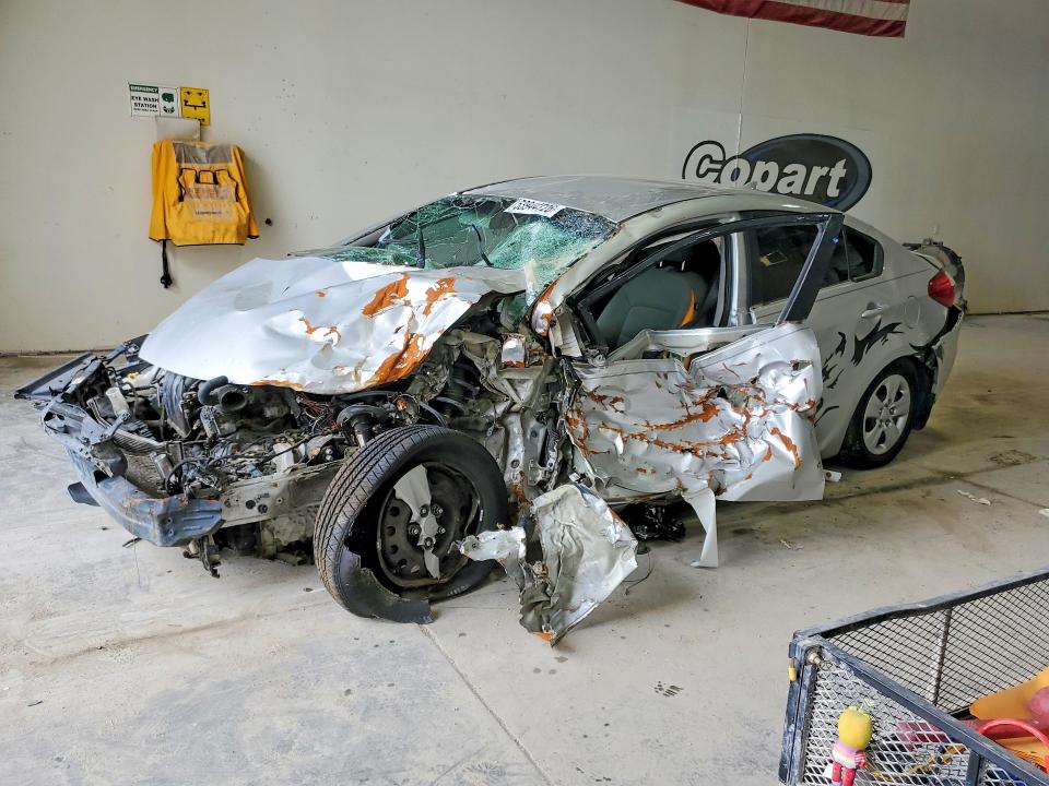 2016 Kia Forte VIN KNAFK4A6XG5574517 COPART salvage auction — FRONT END, Ne - Cert Of Title-Salvage, sold $500 on 2026-07-07 (photo 1)
