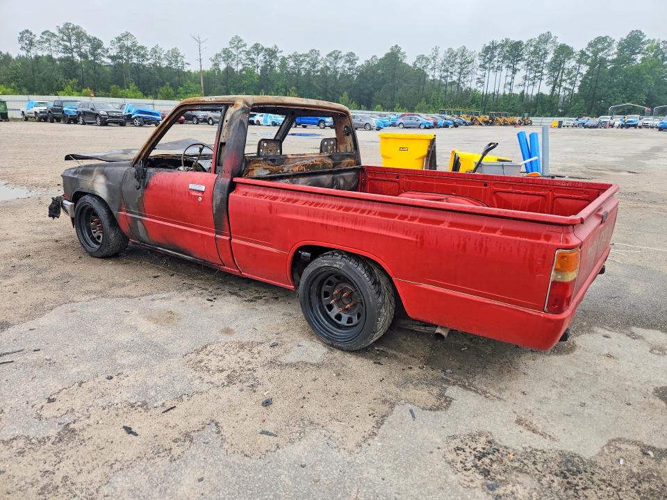 1987 Toyota Pickup VIN JT4RN50RXH0292255 COPART salvage auction — ENGINE BURN, Sc - Non-Reb & Rem Salvage Title, sold $350 on 2026-07-27 (photo 2)