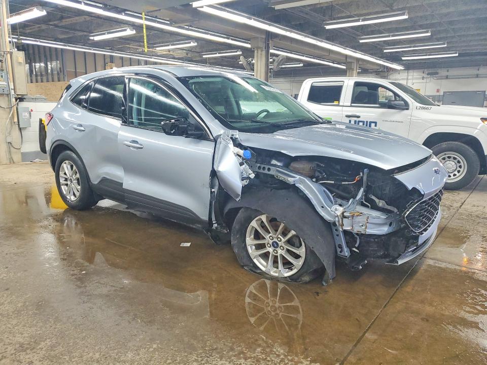 2022 Ford Escape VIN 1FMCU9G6XNUB24269 COPART salvage auction — FRONT END, IL - CERTIFICATE OF TITLE, sold $1,300 on 2026-07-09 (photo 4)