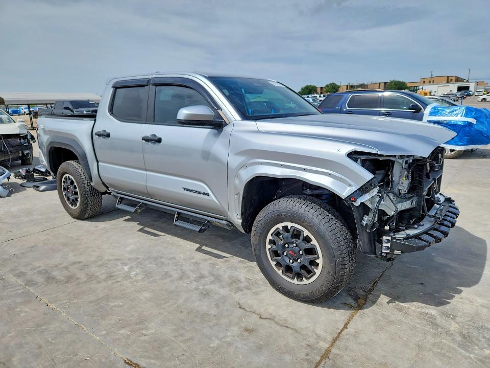 2025 Toyota Tacoma VIN 3TMLB5JN5SM092656 COPART salvage auction — Front End, MS - CERT OF TITLE-SALVAGED, sold $27,500 on 2026-07-09 (photo 4)
