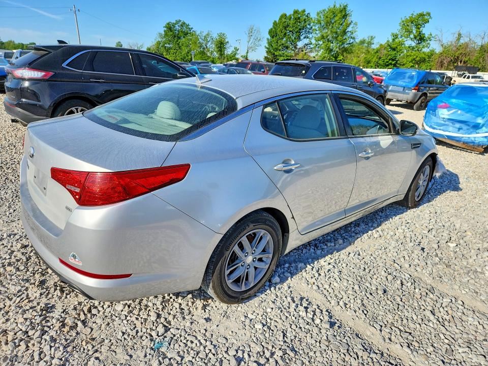2013 Kia Optima VIN KNAGM4A7XD5307266 COPART salvage auction — ENGINE BURN, Ok - Cert Of Title-Salvage, sold $100 on 2026-07-29 (photo 3)